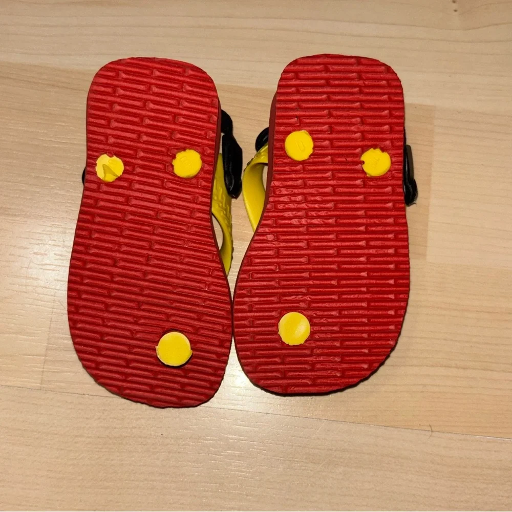 Havaianas Baby Mickey Mouse Sandals Size 5C Disney Flip Flop Heel Strap NOTE